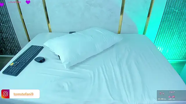 amor_smith_ webcam