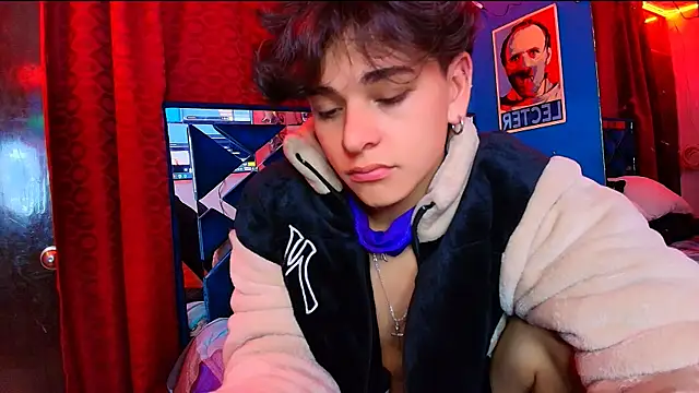 Luke_Howland webcam