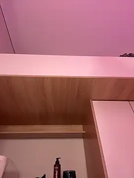 HugeBoobsAlice