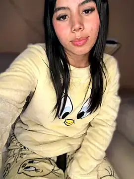 Laura-Khalifa 🕡 nude chat