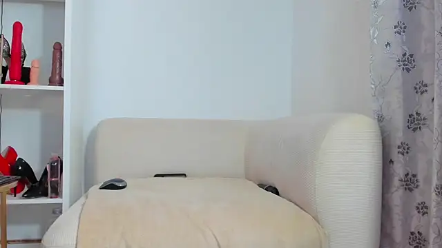 anisialuna_ live cam on StripChat
