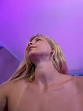 AnastasiaAniess live cam on StripChat