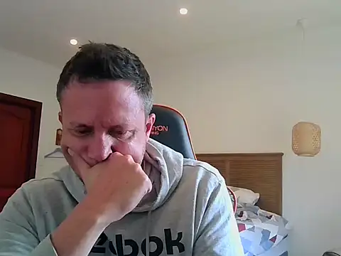 TroyDieselXXX live cam on StripChat