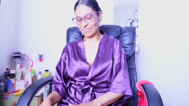 Aries_Mature live cam on StripChat