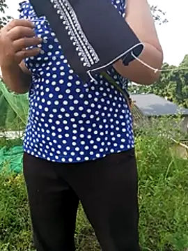 tuyet-nhi