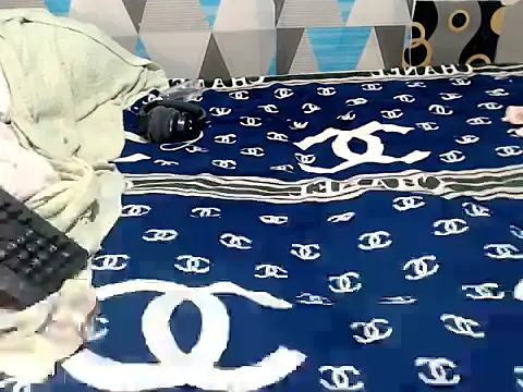 Trish_CurveCock webcam