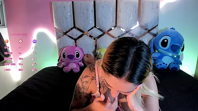 Amanda_klaire live cam on StripChat