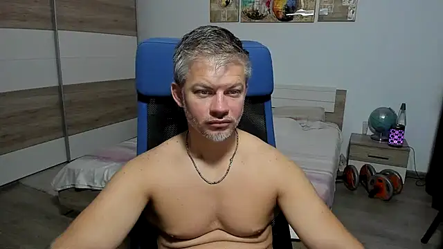 RobbyShawz live cam on StripChat