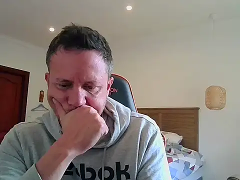TroyDieselXXX live cam on StripChat