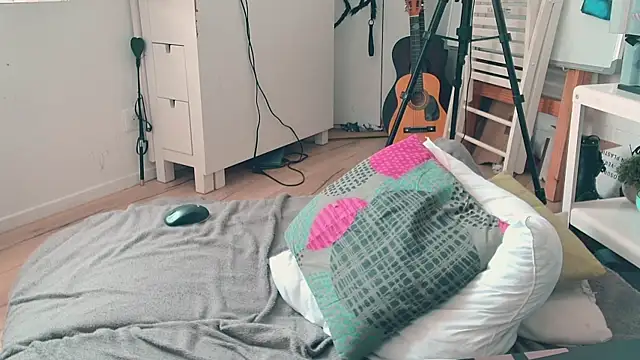 CeriseLapine webcam