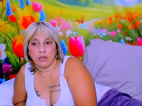 indianroxy webcam