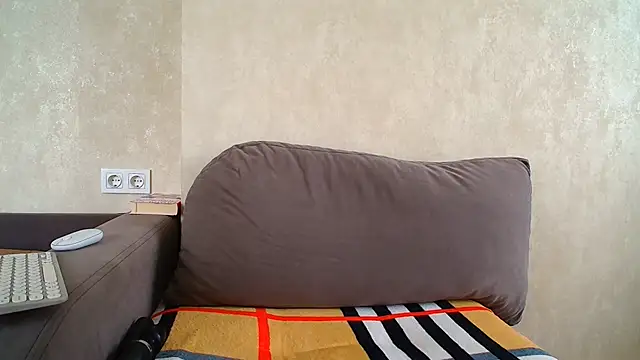 Brionia live cam on StripChat