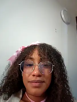 mia_rouxx1 live cam on StripChat