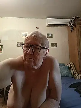 Molli1408 live cam on StripChat