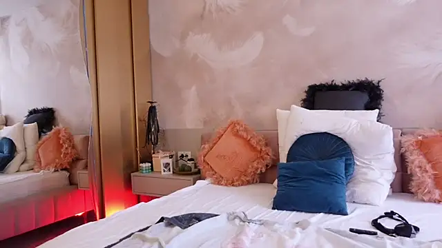 JullyBlair webcam