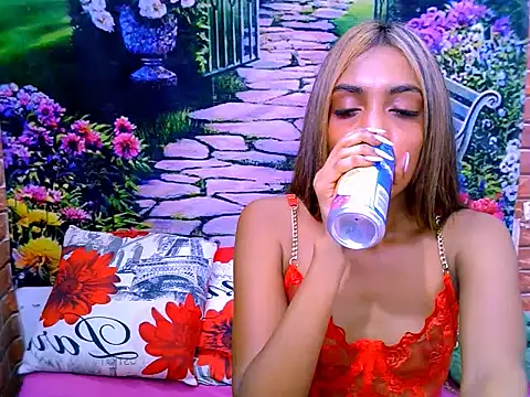 IndianPretty14u2Luv live cam on StripChat