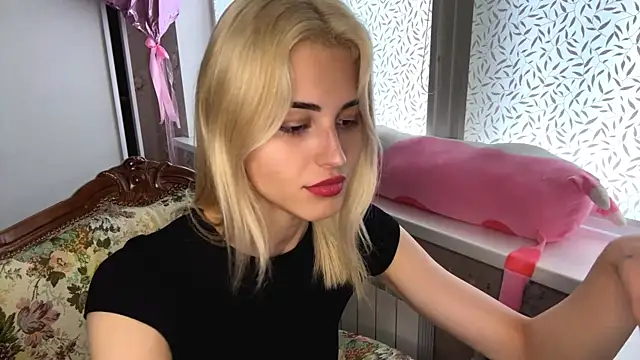 neweva_ live cam on StripChat
