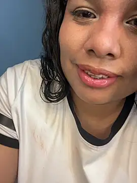 Rashell1_Queen live cam on StripChat