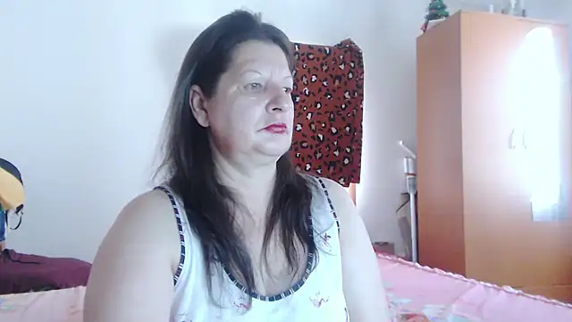 ExtasyMature live cam on StripChat