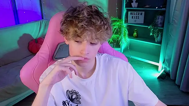 kevingarsiaa (M twink) - show abc