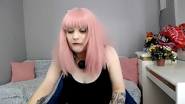 Estheri live cam on StripChat