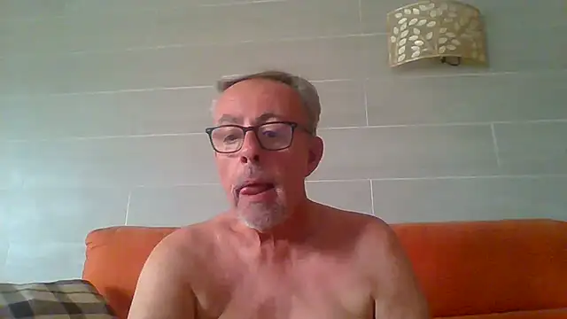 tuggy59 live cam on StripChat