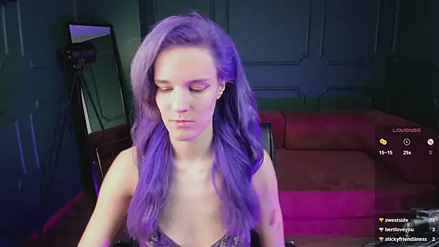 AuraLaunni live cam on StripChat