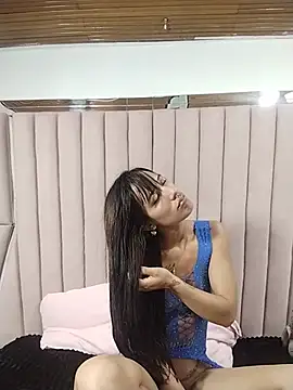 Avi_Thomsonn live cam on StripChat