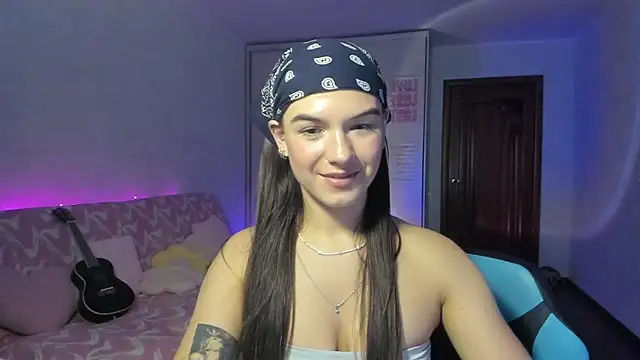 luna_lust_212 live cam on StripChat