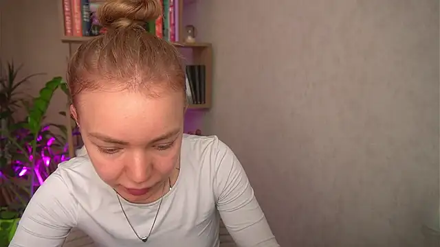Emilyemmi live cam on StripChat