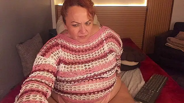 megan_dreamsss live cam on StripChat