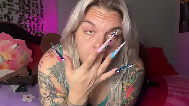 CherryBombBomb webcam