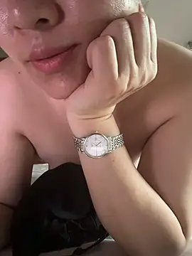 liqinqin-5201 live cam on StripChat