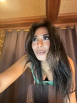 hugecock_tamira webcam