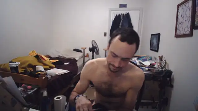 JohnnyMoves webcam