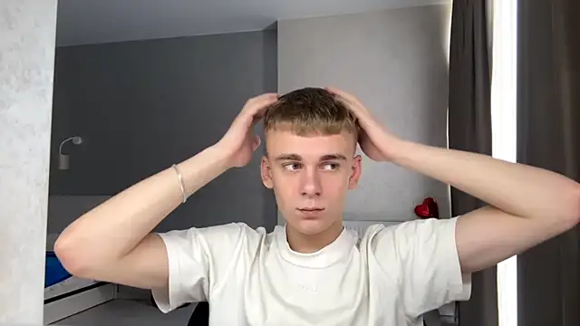 SoloFury live cam on StripChat