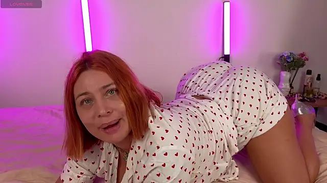 YourAmara live cam on StripChat