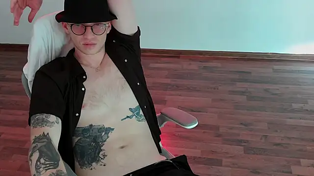 Alexxx_Diesel live cam on StripChat