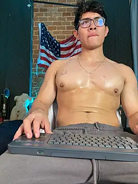 GrayAndrews live sex cam