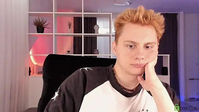 sunnyburn_boy live cam on StripChat