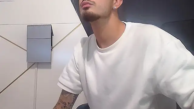 BrandonTate webcam