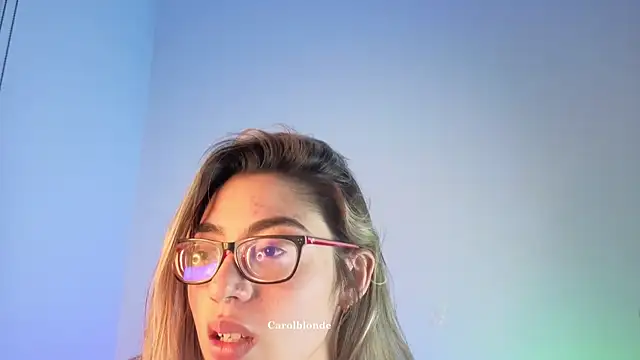 Carolblonde webcam