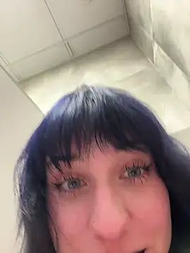 Only_April webcam