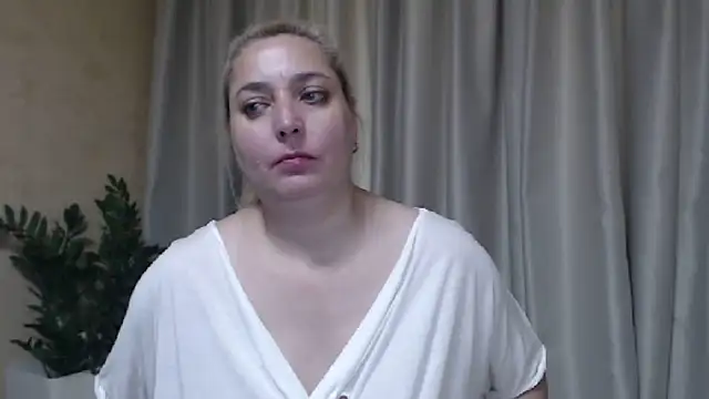 sweetpussy13 webcam