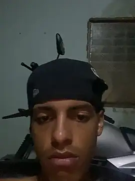 Aleexxx_2005 webcam