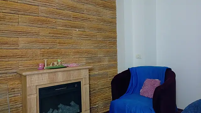 DiamondMilff webcam