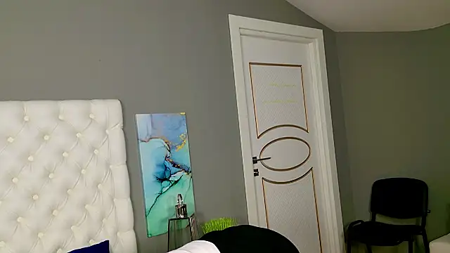 MilaLick webcam