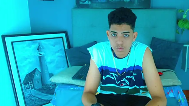 Lukaz_Caballero live cam on StripChat