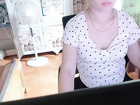 Miuu99 webcam