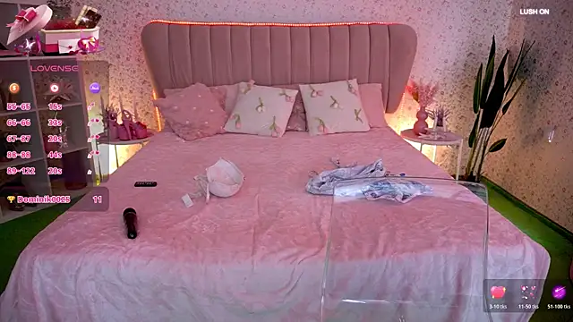 MissyMartinez live cam on StripChat